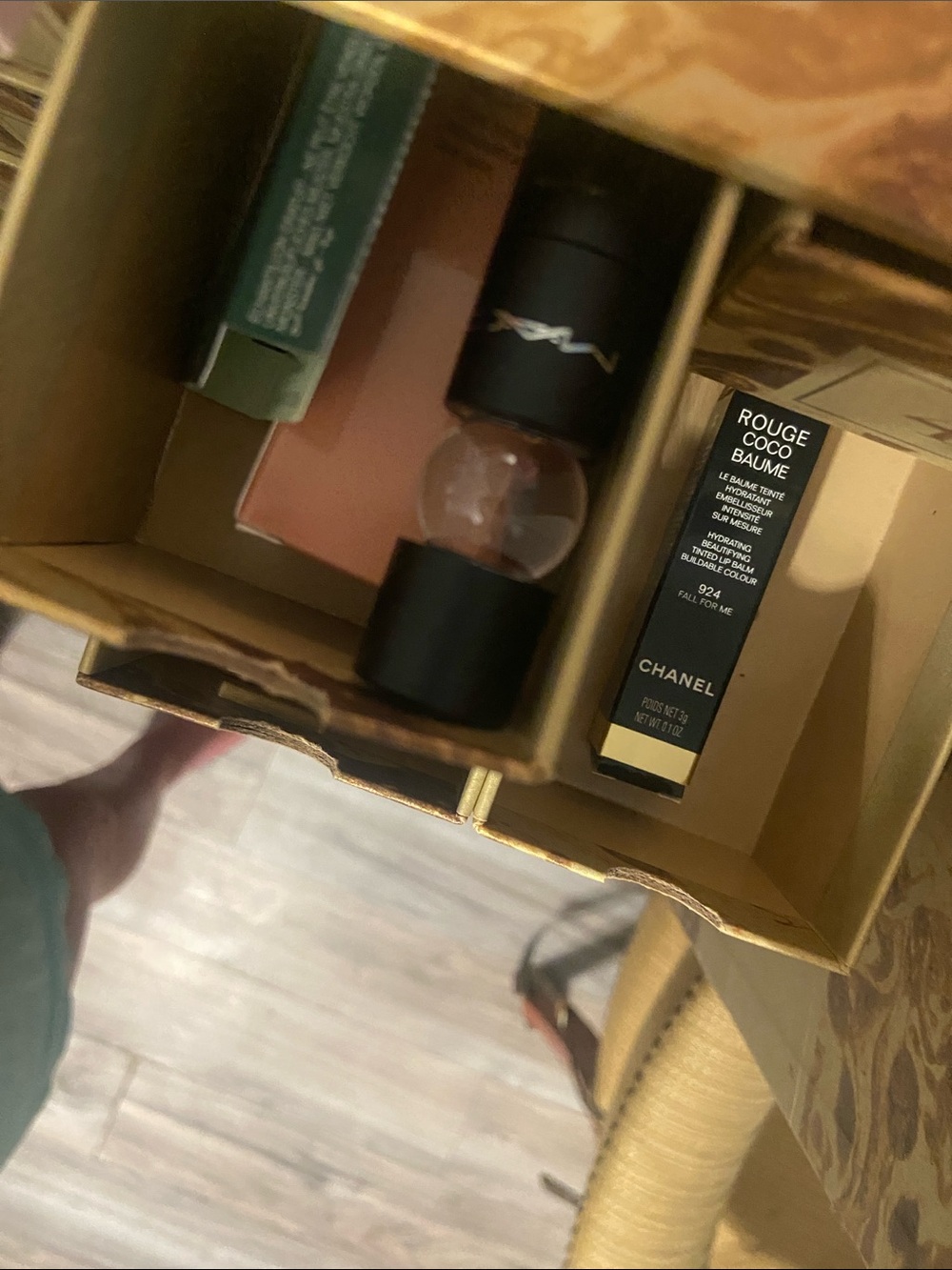 Luxury mystery Boxes - Picture 9 of 9